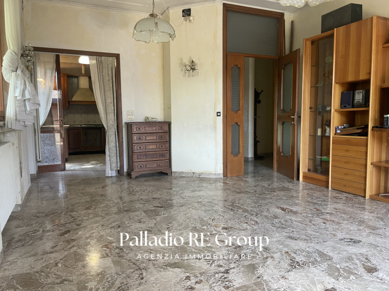 In zona residenziale, tranquilla e ben servita nel quartiere di Laghetto, Vicenza, vi proponiamo ...