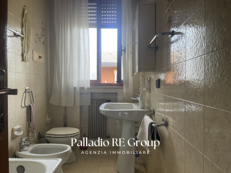 In zona residenziale, tranquilla e ben servita nel quartiere di Laghetto, Vicenza, vi proponiamo ...