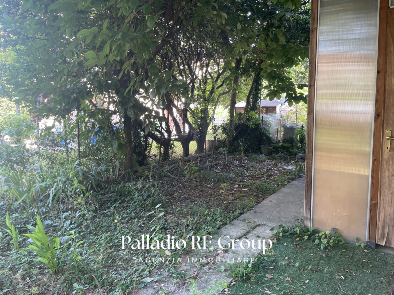 In zona residenziale, tranquilla e ben servita nel quartiere di Laghetto, Vicenza, vi proponiamo ...