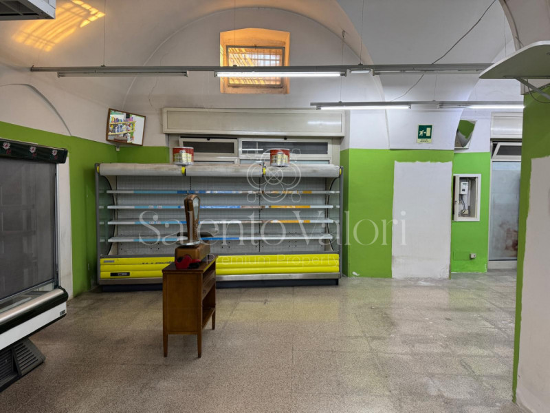 Magazzino a Parabita