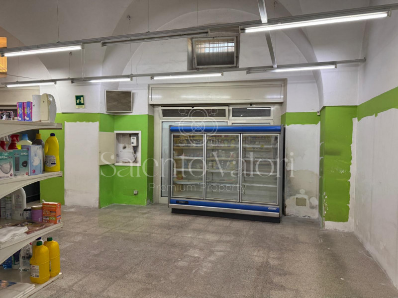 Magazzino a Parabita