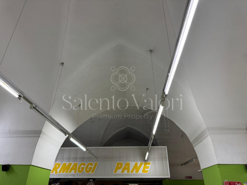 Magazzino a Parabita