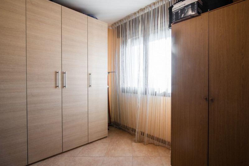 Proponiamo un’intera bifamiliare in orizzontale situata in una tranquilla zona residenziale di Ab...