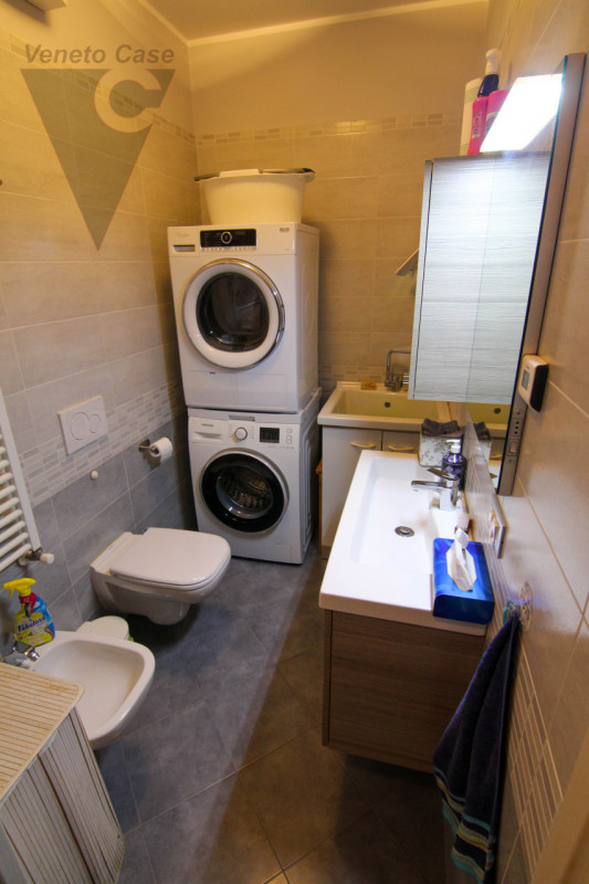 A Piovega di Piove di Sacco è in vendita una porzione di quadrifamiliare di recente costruzione s...