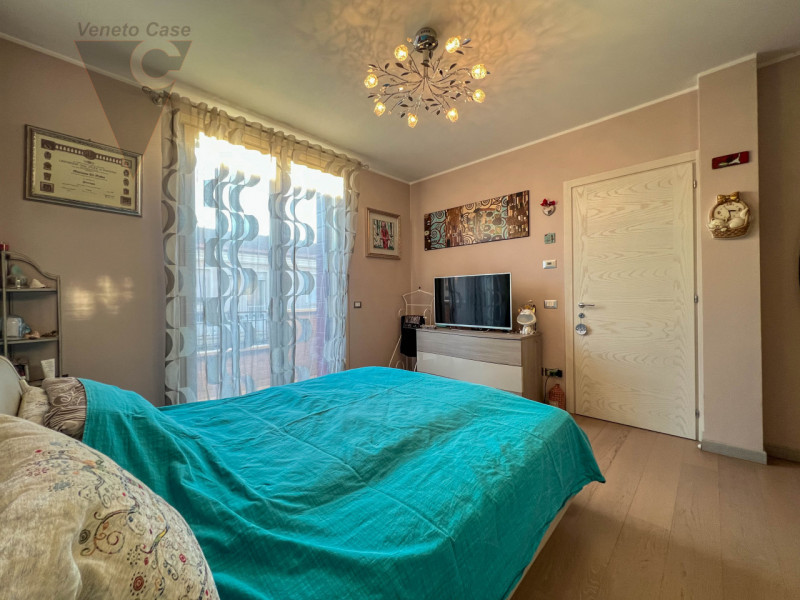 A Piovega di Piove di Sacco è in vendita una porzione di quadrifamiliare di recente costruzione s...