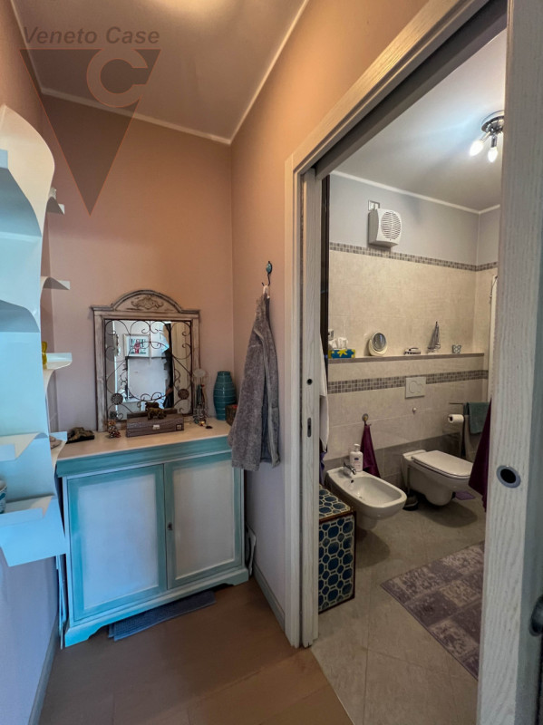 A Piovega di Piove di Sacco è in vendita una porzione di quadrifamiliare di recente costruzione s...