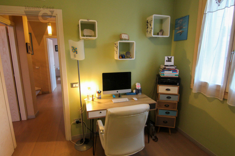 A Piovega di Piove di Sacco è in vendita una porzione di quadrifamiliare di recente costruzione s...