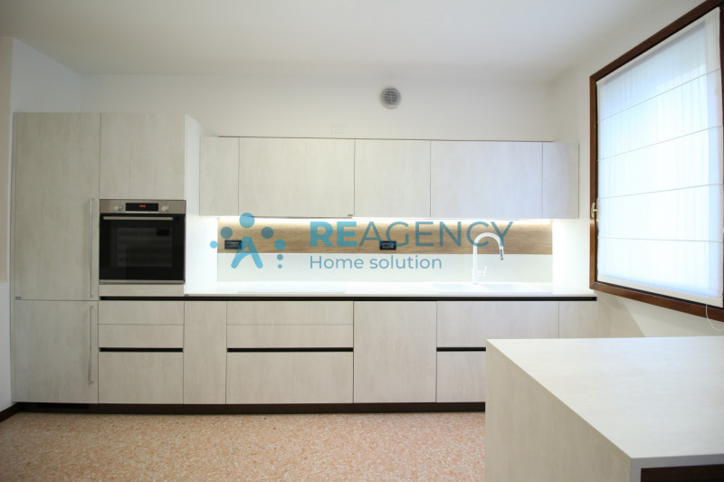 Thiene centro

Sei alla ricerca di un tricamere completamente arredato? 

Prezzo € 900 mensili (+...