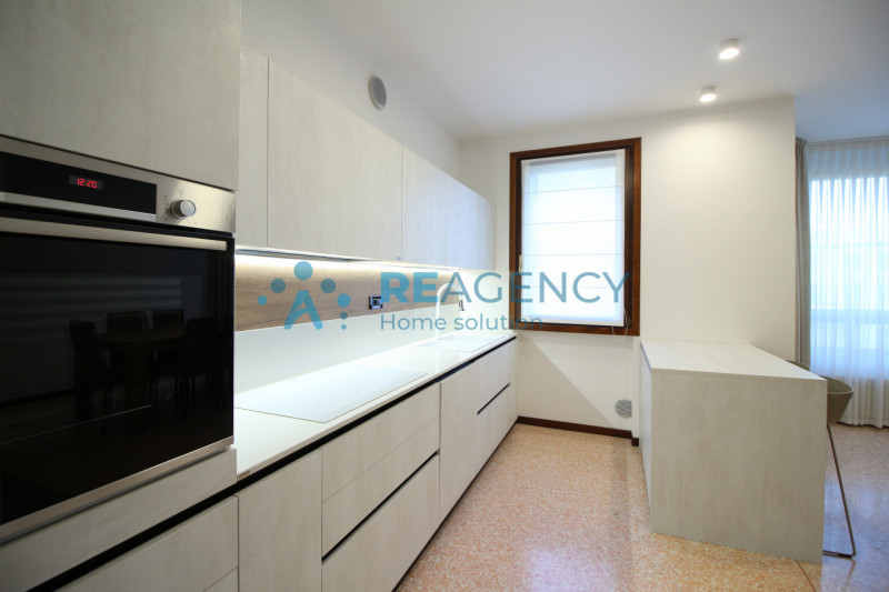 Thiene centro

Sei alla ricerca di un tricamere completamente arredato? 

Prezzo € 900 mensili (+...