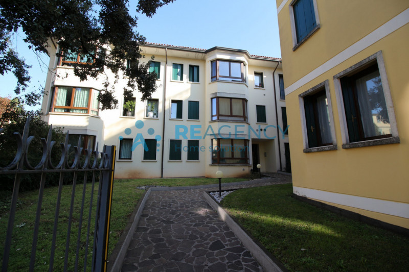 Thiene centro

Sei alla ricerca di un tricamere completamente arredato? 

Prezzo € 900 mensili (+...