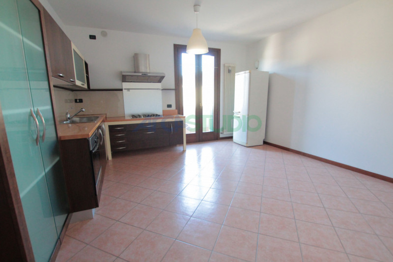 Bressanvido: spazioso mini appartamento posto in zona residenziale tranquilla, in centro paese!
P...