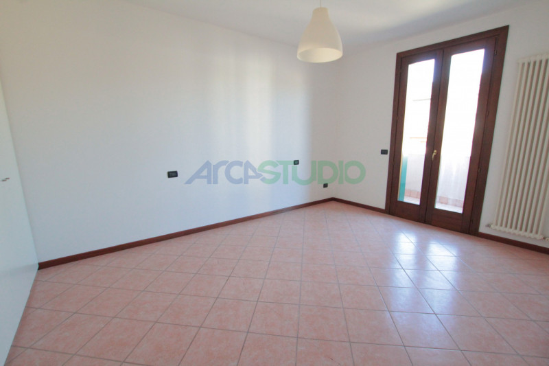 Bressanvido: spazioso mini appartamento posto in zona residenziale tranquilla, in centro paese!
P...