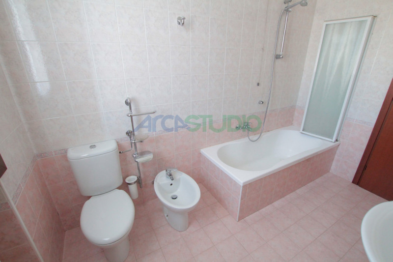 Bressanvido: spazioso mini appartamento posto in zona residenziale tranquilla, in centro paese!
P...