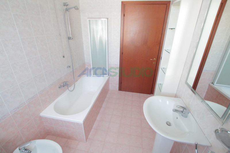 Bressanvido: spazioso mini appartamento posto in zona residenziale tranquilla, in centro paese!
P...