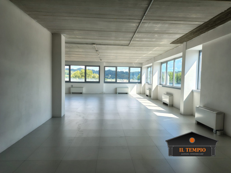 PALAZZO DIREZIONALE CON UFFICI E LABORATORI – VICENZA OVEST

In zona industriale di Vicenza Ovest...