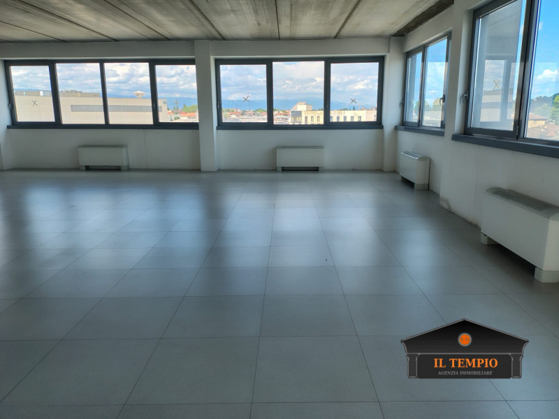 PALAZZO DIREZIONALE CON UFFICI E LABORATORI – VICENZA OVEST

In zona industriale di Vicenza Ovest...