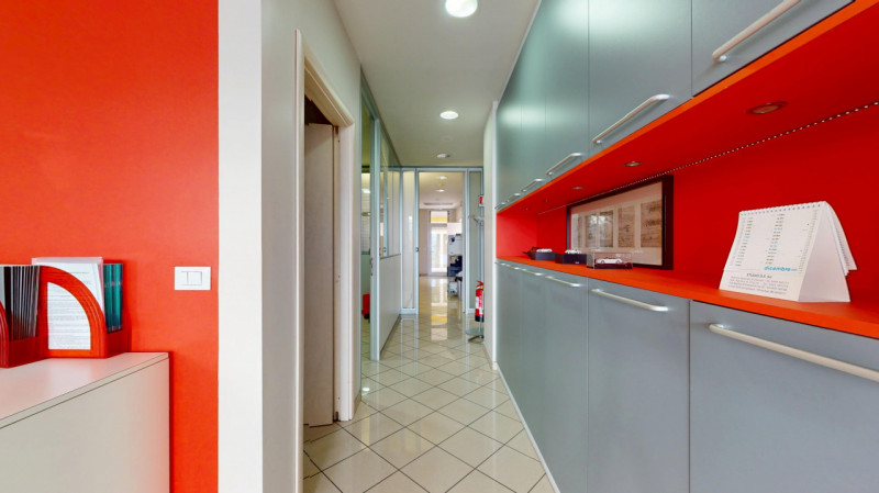 VICENZA OVEST

Posizionato nel cuore di San Felice, una delle zone più vivaci e strategiche di Vi...