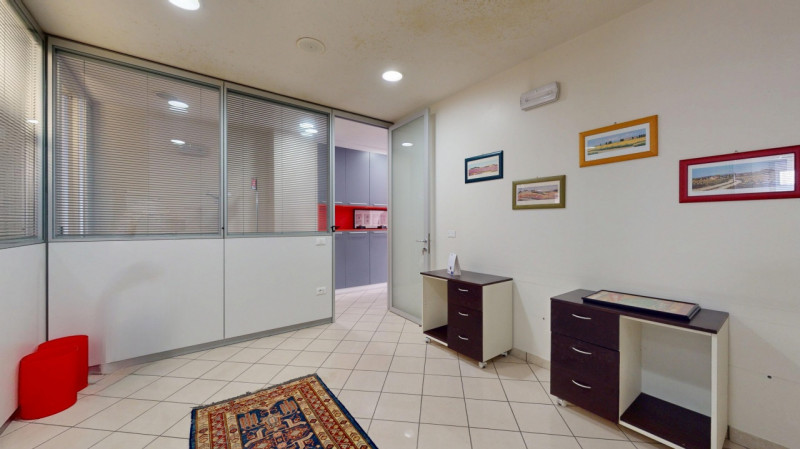 VICENZA OVEST

Posizionato nel cuore di San Felice, una delle zone più vivaci e strategiche di Vi...