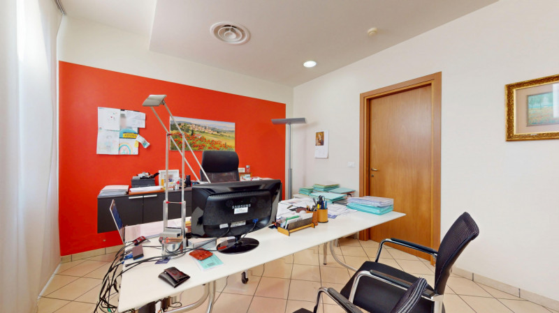 VICENZA OVEST

Posizionato nel cuore di San Felice, una delle zone più vivaci e strategiche di Vi...