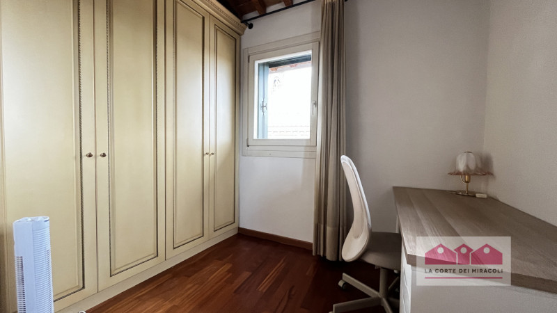 SOLO CONTRATTI TRANSITORI DA 6 A 12 MESI - CENTRO STORICO: APPARTAMENTO CON VISTA SPETTACOLARE SU...