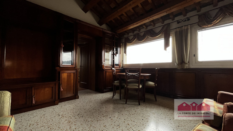 SOLO CONTRATTI TRANSITORI DA 6 A 12 MESI - CENTRO STORICO: APPARTAMENTO CON VISTA SPETTACOLARE SU...