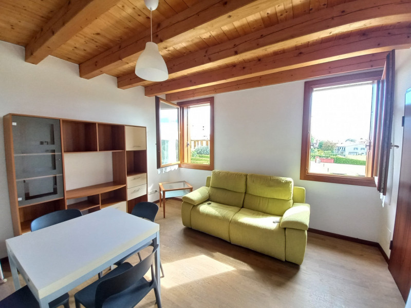 VICENZA-STRADA DI SAVIABONA: IN ELEGANTE RESIDENCE BILOCALE  ARREDATO CON POSTO AUTO COPERTO E CA...