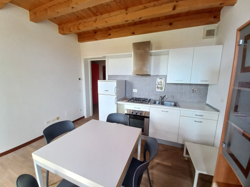 VICENZA-STRADA DI SAVIABONA: IN ELEGANTE RESIDENCE BILOCALE  ARREDATO CON POSTO AUTO COPERTO E CA...