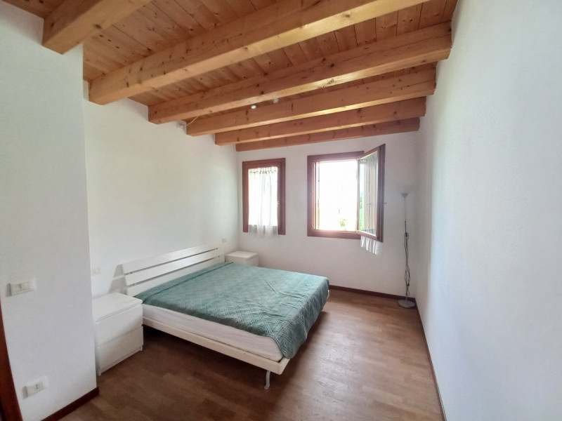 VICENZA-STRADA DI SAVIABONA: IN ELEGANTE RESIDENCE BILOCALE  ARREDATO CON POSTO AUTO COPERTO E CA...