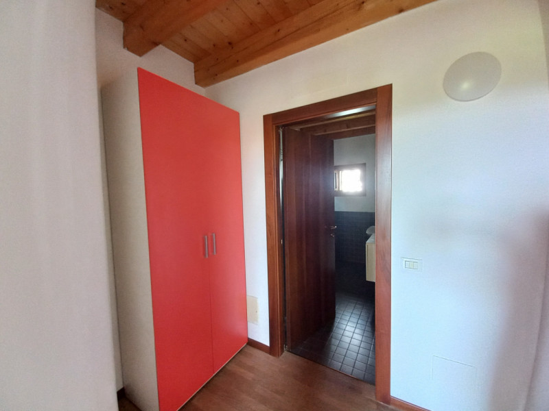 VICENZA-STRADA DI SAVIABONA: IN ELEGANTE RESIDENCE BILOCALE  ARREDATO CON POSTO AUTO COPERTO E CA...