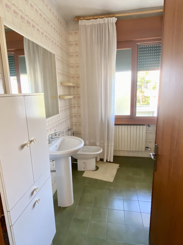 Inserita in un quartiere residenziale nel centro di Castelfranco V.to, proponiamo alla vendita un...