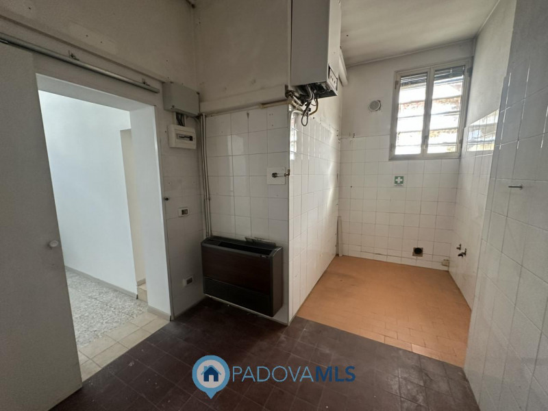 Immobile in esclusiva al Gruppo Padova MLS
Ottimo negozio fronte strada in via Fornaci a Padova v...