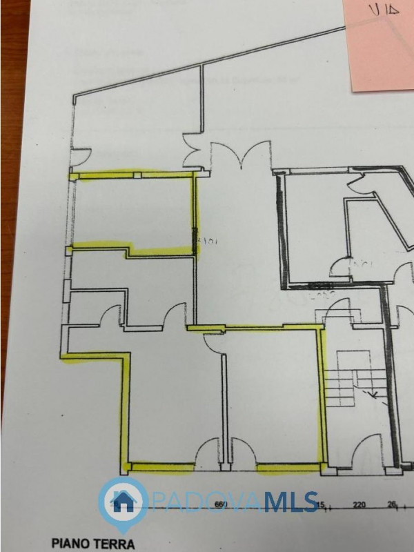 Immobile in esclusiva al Gruppo Padova MLS
Ottimo negozio fronte strada in via Fornaci a Padova v...
