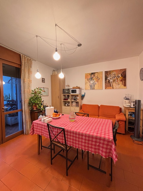 SACRO CUORE: appartamento posto al primo piano di una piccola palazzina senza ascensore. L'appart...