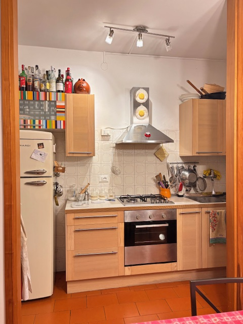 SACRO CUORE: appartamento posto al primo piano di una piccola palazzina senza ascensore. L'appart...