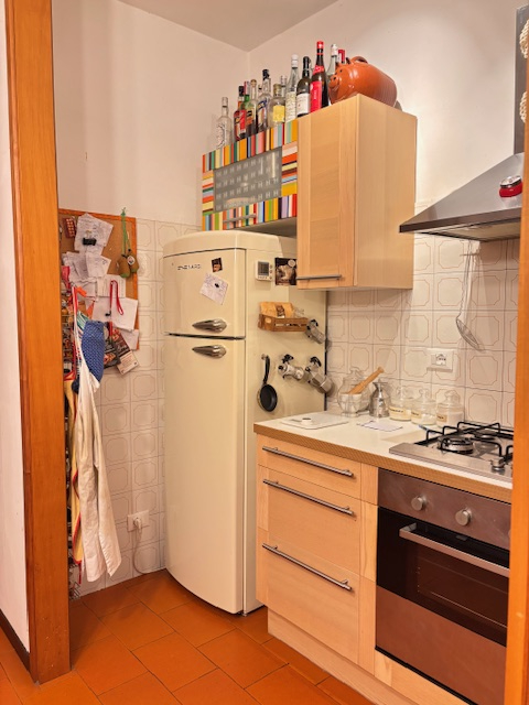 SACRO CUORE: appartamento posto al primo piano di una piccola palazzina senza ascensore. L'appart...