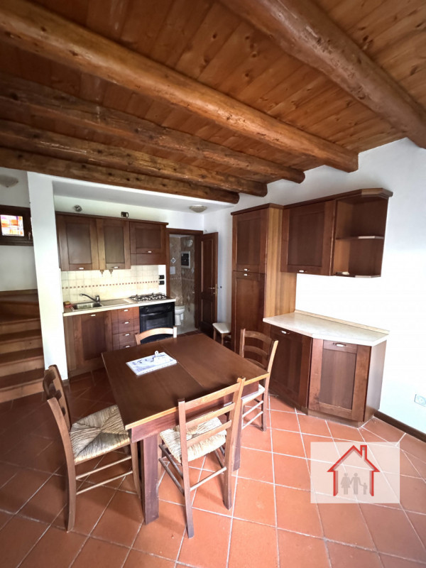 Rif: DB358
X INFO - Denis: 340. 254. 0785 
Proponiamo in vendita una splendida casa a schiera cen...