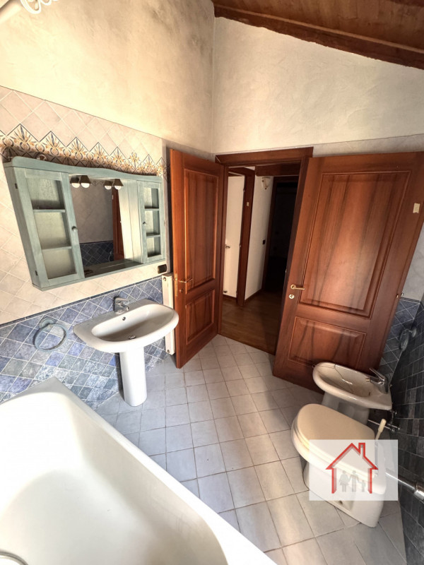 Rif: DB358
X INFO - Denis: 340. 254. 0785 
Proponiamo in vendita una splendida casa a schiera cen...