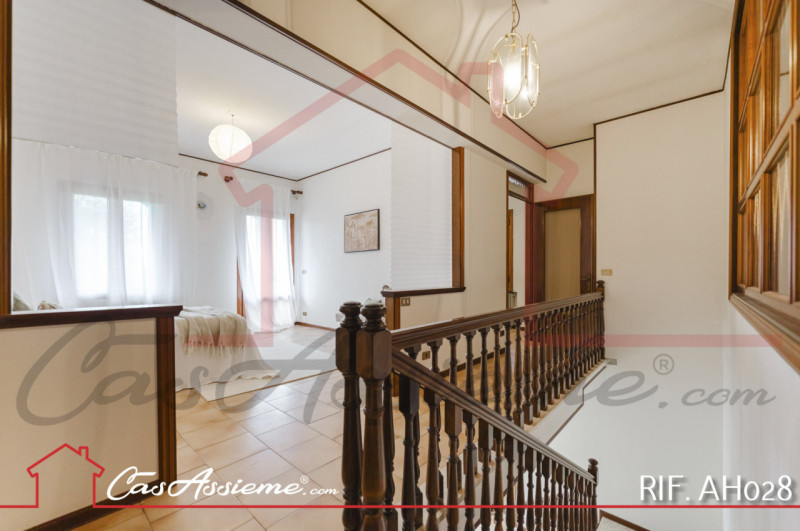 Rif. AH028
OPEN HOUSE SABATO 06/12 - ULTIME DISPONIBILITA'!!
In una zona tranquilla e immersa nel...