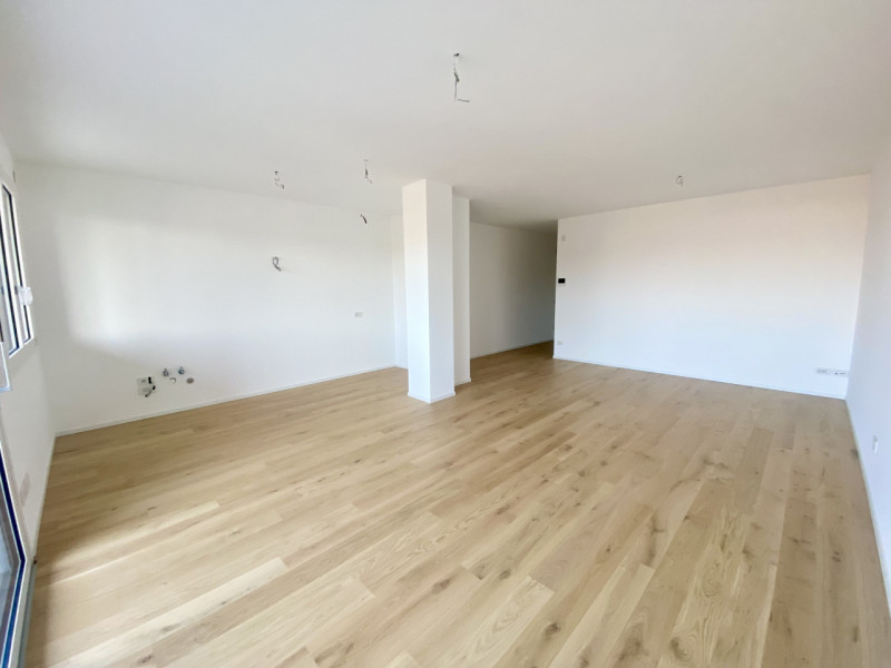 Castelfranco V.to: proponiamo alla vendita un attico di nuova realizzazione, in pronta consegna.
...