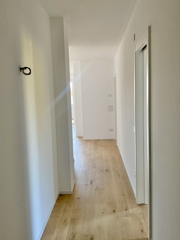 Castelfranco V.to: proponiamo alla vendita un attico di nuova realizzazione, in pronta consegna.
...