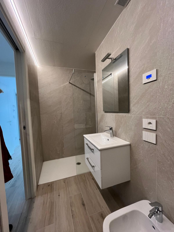 ALBIGNASEGO - FERRI: Classe A4 - Epgl,nren 3,03 Kwh/mq anno.
In piccola palazzina di sole 5 unità...