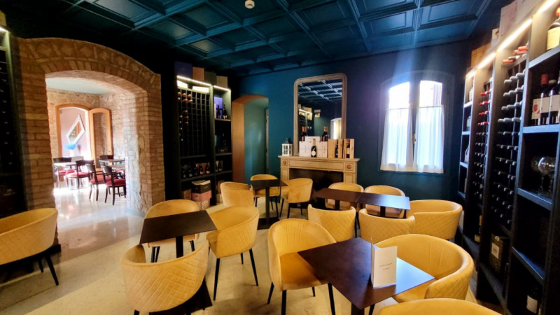 STAI CERCANDO UN BAR GIA’ AVVIATO IN UNA POSIZIONE STREPITOSA?!

Ho qui quello che ti serve!
Ci t...