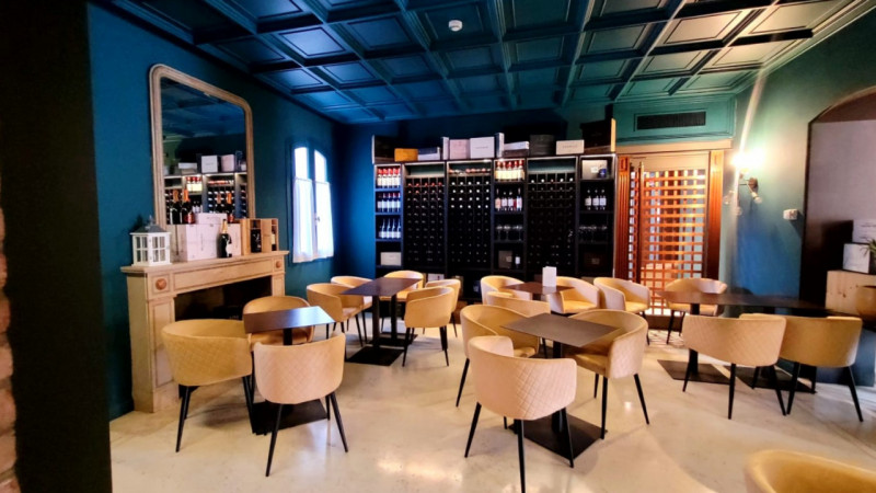 STAI CERCANDO UN BAR GIA’ AVVIATO IN UNA POSIZIONE STREPITOSA?!

Ho qui quello che ti serve!
Ci t...