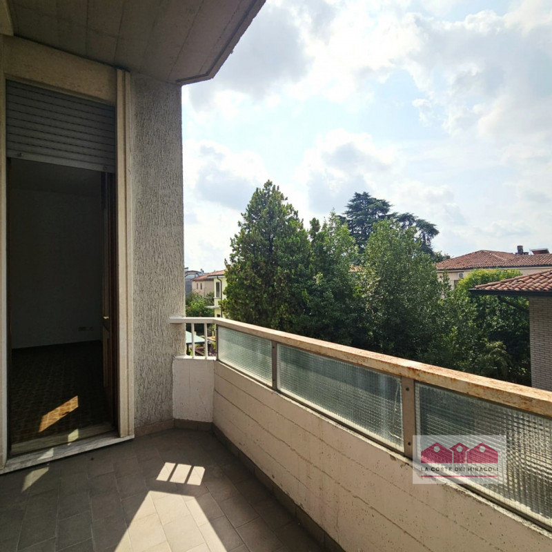 VICENZA SAN PIO X: SEI ALLA RICERCA DI UN BICAMERE SPAZIOSO DA REINVENTARE A TUO GUSTO IN OTTIMO ...