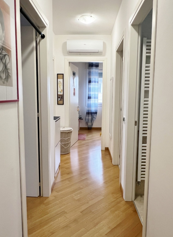 APPARTAMENTO TRICAMERE CON TRE TERRAZZE E GARAGE DOPPIO IN VENDITA A VICENZA OVEST - ZONA FERROVI...