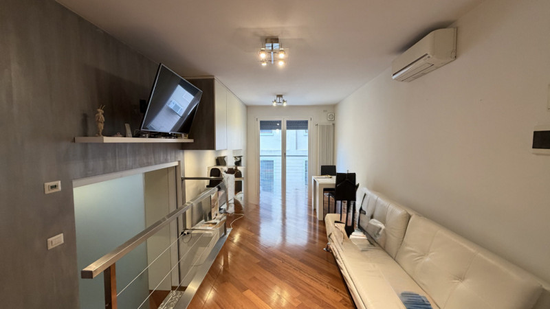 Proponiamo in vendita un esclusivo appartamento bilocale di circa 60 mq nella prestigiosa zona St...