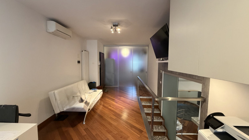 Proponiamo in vendita un esclusivo appartamento bilocale di circa 60 mq nella prestigiosa zona St...