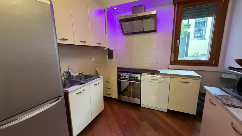 Proponiamo in vendita un esclusivo appartamento bilocale di circa 60 mq nella prestigiosa zona St...