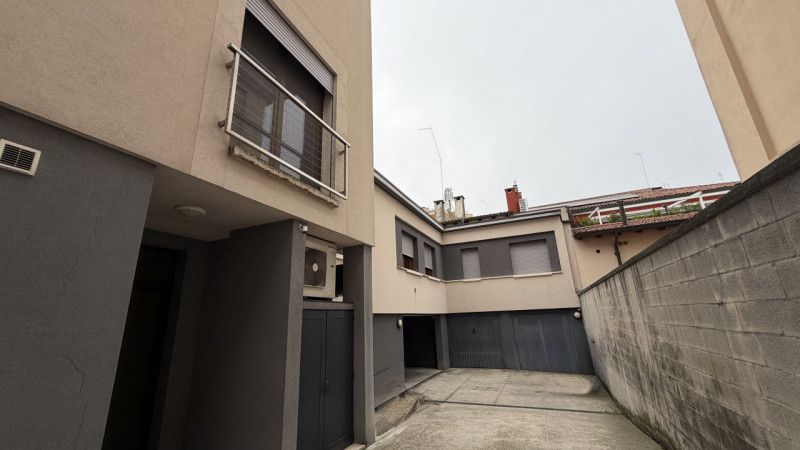 Proponiamo in vendita un esclusivo appartamento bilocale di circa 60 mq nella prestigiosa zona St...