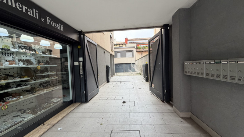 Proponiamo in vendita un esclusivo appartamento bilocale di circa 60 mq nella prestigiosa zona St...